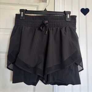 SPANX Get Moving Short Booty Boost 2 in 1 Double Layer Running Athletic Shorts